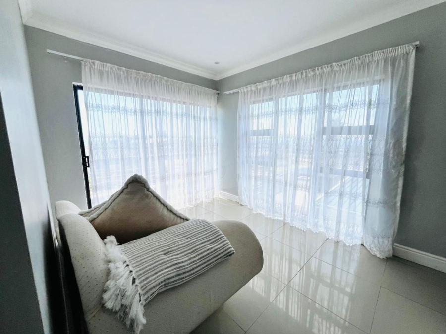 6 Bedroom Property for Sale in Gonubie Eastern Cape